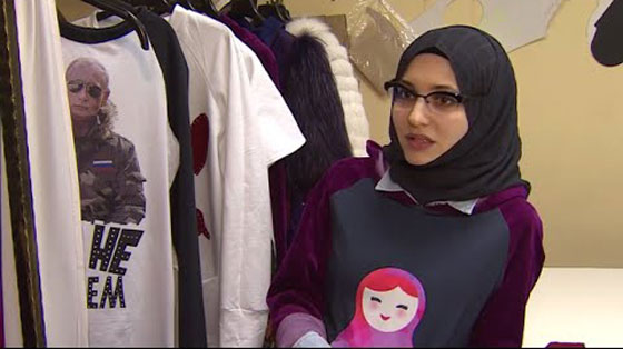 مصممة ازياء وضعت صورة بوتين على ازياء اسلامية تتعرض للتهديد صورة رقم 3 مصممة ازياء وضعت صورة بوتين على ازياء اسلامية تتعرض للتهديد صورة رقم 3