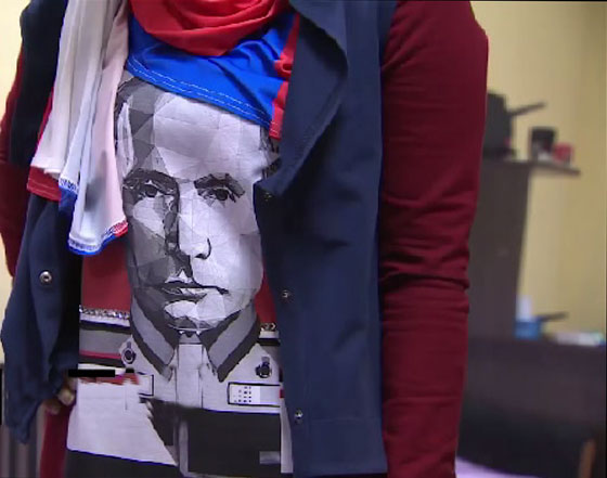 مصممة ازياء وضعت صورة بوتين على ازياء اسلامية تتعرض للتهديد صورة رقم 4 مصممة ازياء وضعت صورة بوتين على ازياء اسلامية تتعرض للتهديد صورة رقم 4