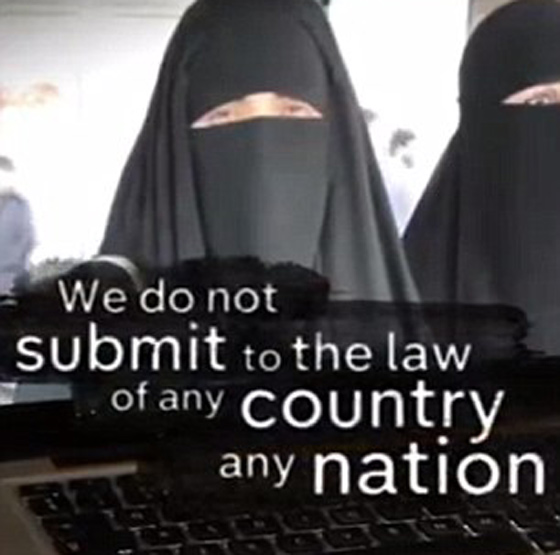 خلية نسائية داعشية تنشط في اوروبا لتشجيع الشباب والفتيات على الالتحاق بالتنظيم صورة رقم 3 خلية نسائية داعشية تنشط في اوروبا لتشجيع الشباب والفتيات على الالتحاق بالتنظيم صورة رقم 3