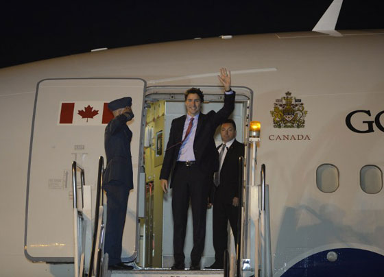 جاذبية الرئيس الكندي تجعل قلوب المراهقات تخفق من شدة الاثارة صورة رقم 3