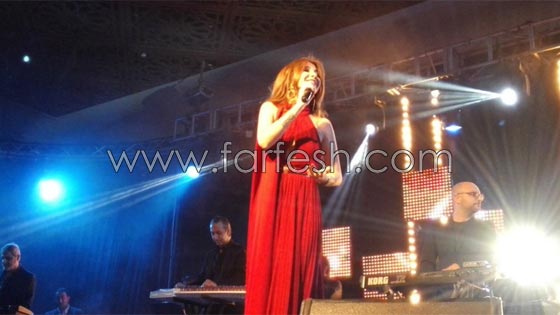 صور نانسي عجرم تشعل أجواء المغرب وتتألق بفستان احمر يفيض انوثة واناقة  صورة رقم 2