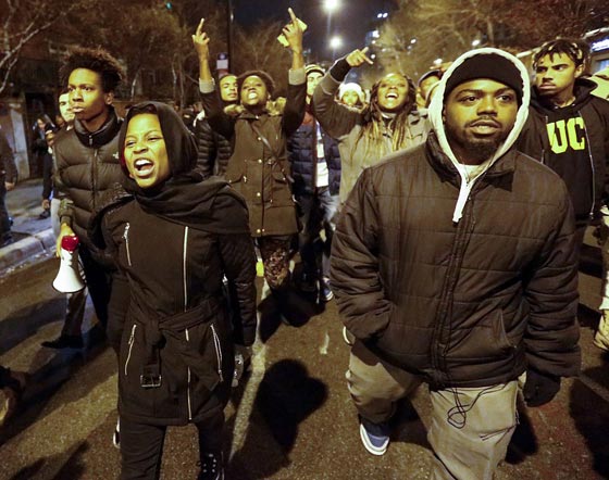 العنصرية مرض قتّال.. مصرع شاب اسود يطيح بقائد شرطة شيكاغو صورة رقم 17 العنصرية مرض قتّال.. مصرع شاب اسود يطيح بقائد شرطة شيكاغو صورة رقم 17