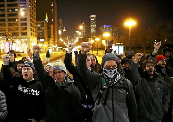 العنصرية مرض قتّال.. مصرع شاب اسود يطيح بقائد شرطة شيكاغو صورة رقم 25 العنصرية مرض قتّال.. مصرع شاب اسود يطيح بقائد شرطة شيكاغو صورة رقم 25