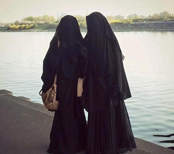 دواعش الرقة يعدمون اشهر مراهقة التحقت بهم.. بالضرب حتى الموت!! صورة رقم 6 دواعش الرقة يعدمون اشهر مراهقة التحقت بهم.. بالضرب حتى الموت!! صورة رقم 6