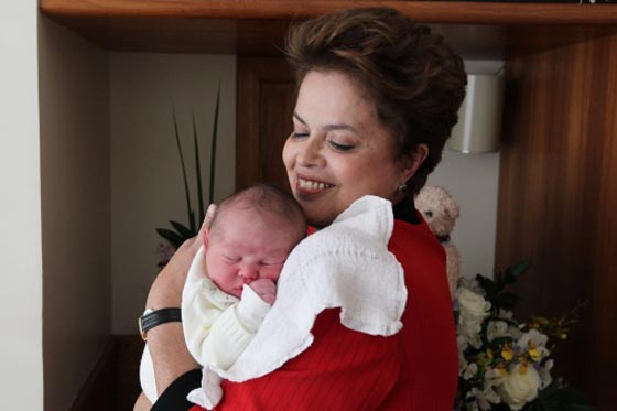 القصة الكاملة للرئيسة البرازيلية.. من الصعق والسجن الى مقعد الرئاسة صورة رقم 15