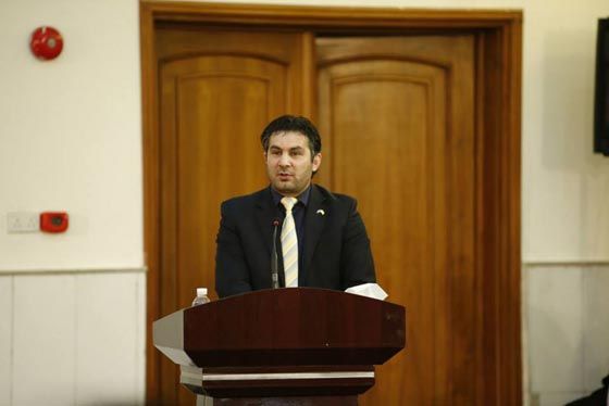 مناظرة تلفزيونية تنتهي باطلاق نائب عراقي النار على زميله!! صورة رقم 2