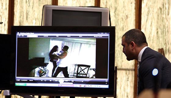 جريمة جنونية.. قتل زوجته ونشر صورة جثتها على الفيسبوك صورة رقم 4