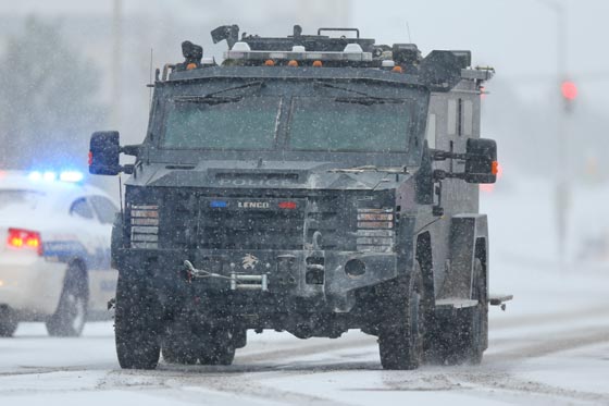 مسلح يطلق النار في عيادة بكولورادو الامريكية والحصيلة 3 قتلى و9 جرحى صورة رقم 1 مسلح يطلق النار في عيادة بكولورادو الامريكية والحصيلة 3 قتلى و9 جرحى صورة رقم 1