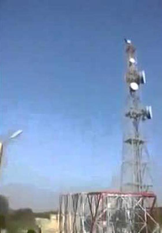 فيديو مروع.. لحظة انتحار مصري القى بنفسه من اعلى برج شاهق صورة رقم 1