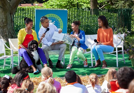  أجمل الصور الجماعية لأسرة اوباما منذ دخولها البيت الابيض صورة رقم 12