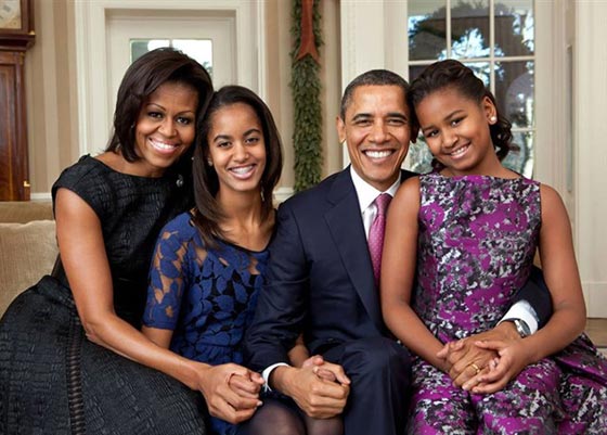  أجمل الصور الجماعية لأسرة اوباما منذ دخولها البيت الابيض صورة رقم 13
