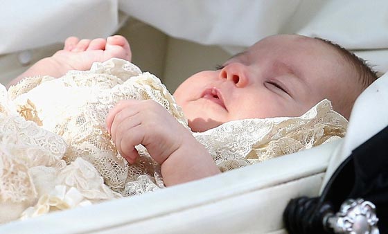 فيديو وصور الاميرة شارلوت ابنة الامير والدوقة كيت ميدلتون صورة رقم 5 فيديو وصور الاميرة شارلوت ابنة الامير والدوقة كيت ميدلتون صورة رقم 5