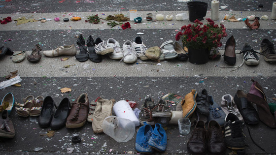 22 الف زوج من الاحذية في ساحة باريس احجاجا على قمة المناخ صورة رقم 6 22 الف زوج من الاحذية في ساحة باريس احجاجا على قمة المناخ صورة رقم 6