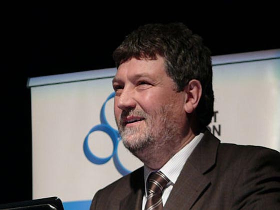 رئيس بلدية هنغارية: اسرائيل وراء هجمات باريس لتحريض اوروبا ضد المسلمين صورة رقم 2