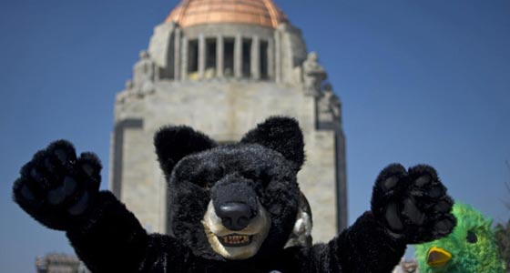 انصار البيئة يخرجون في مظاهرات عالمية.. يدفعهم سبب طريف صورة رقم 2 انصار البيئة يخرجون في مظاهرات عالمية.. يدفعهم سبب طريف صورة رقم 2