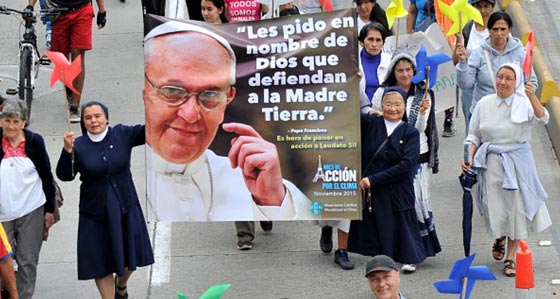 انصار البيئة يخرجون في مظاهرات عالمية.. يدفعهم سبب طريف صورة رقم 7 انصار البيئة يخرجون في مظاهرات عالمية.. يدفعهم سبب طريف صورة رقم 7