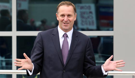 عادات غريبة جدا للمشاهير: الملكة تجمع الخفافيش ورئيس الوزراء يحب شد شعر الآخرين  صورة رقم 2