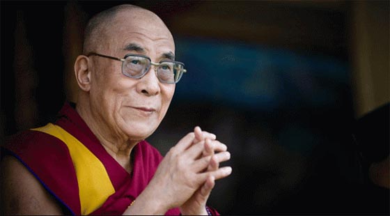 عادات غريبة جدا للمشاهير: الملكة تجمع الخفافيش ورئيس الوزراء يحب شد شعر الآخرين  صورة رقم 7