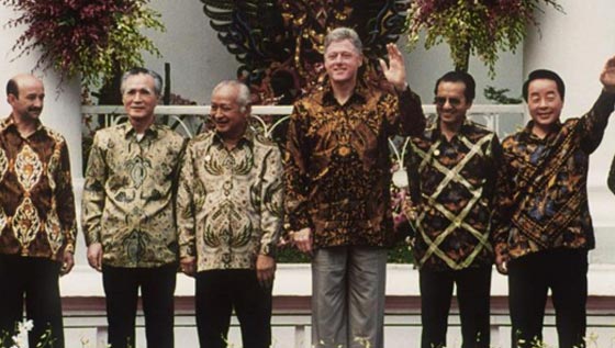 صور الرؤساء بازياء فولكلورية: الامير تشارلز بالزي السعودي وديفيد كاميرون بعمامة هندية صورة رقم 4 صور الرؤساء بازياء فولكلورية: الامير تشارلز بالزي السعودي وديفيد كاميرون بعمامة هندية صورة رقم 4