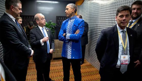 صور الرؤساء بازياء فولكلورية: الامير تشارلز بالزي السعودي وديفيد كاميرون بعمامة هندية صورة رقم 1 صور الرؤساء بازياء فولكلورية: الامير تشارلز بالزي السعودي وديفيد كاميرون بعمامة هندية صورة رقم 1