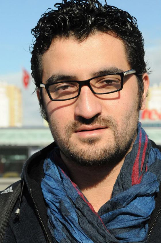 صحافي سوري مقيم بتركيا يتعرض للضرب المبرح من الجيش التركي صورة رقم 5 صحافي سوري مقيم بتركيا يتعرض للضرب المبرح من الجيش التركي صورة رقم 5