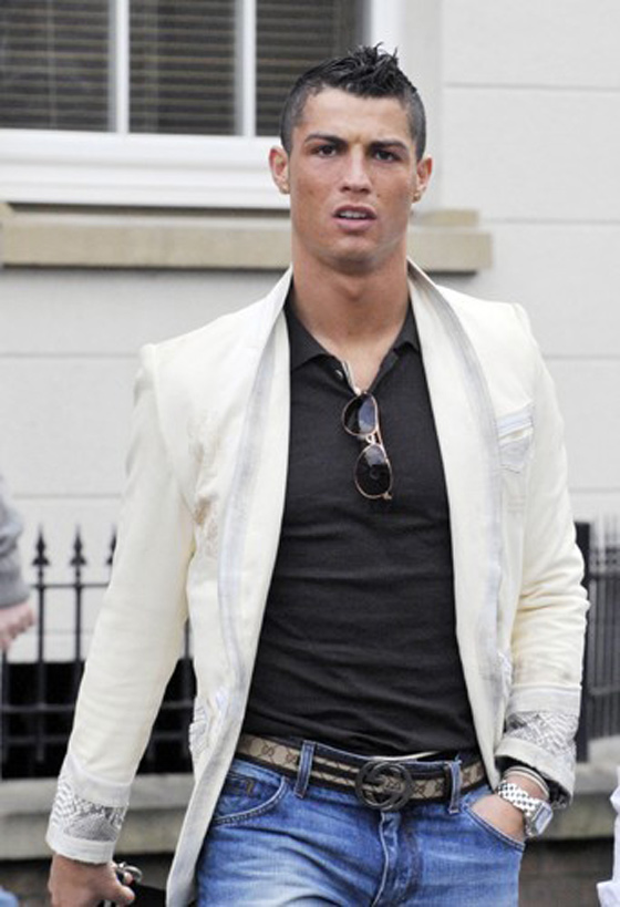 صور رونالدو مع الملاكم المغربي بدر هاري تثير شائعات بأنهما من المثليين! صورة رقم 8 صور رونالدو مع الملاكم المغربي بدر هاري تثير شائعات بأنهما من المثليين! صورة رقم 8