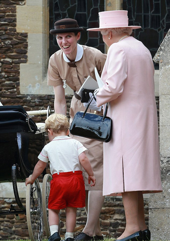 سر فستان الاميرة  شارلوت: اشترته مربيتها الاسبانية من مصممة مغمورة بـ 31 دولارا فقط! صورة رقم 2