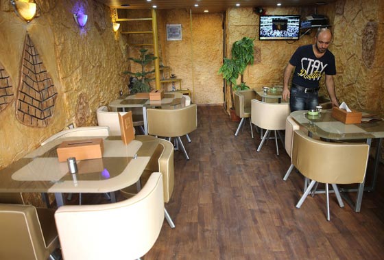 صورة في احد شوارع بيروت ترفع بائع اقلام الى ذروة الثراء بين ليلة وضحى!! صورة رقم 2