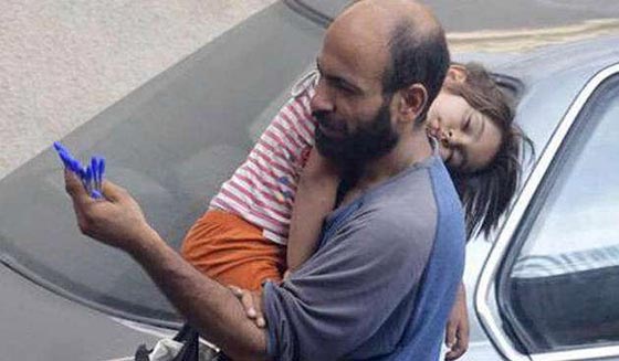 صورة في احد شوارع بيروت ترفع بائع اقلام الى ذروة الثراء بين ليلة وضحى!! صورة رقم 7