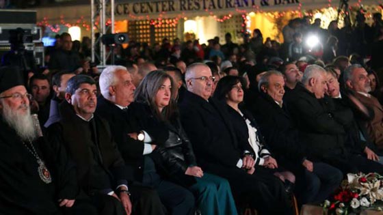 بيت لحم: شجرة الميلاد تشتعل نورا وسط اجراءات امنية غير مسبوقة صورة رقم 3