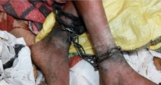  العثور على معاق مكبل بالحديد منذ 25 عاما في الخليل صورة رقم 1