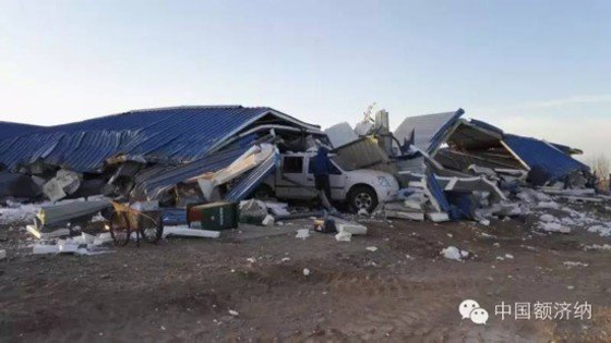 ملثمون يهاجمون نقطة امنية بمسحوق الفلفل ويقتلون عناصر الامن صورة رقم 3