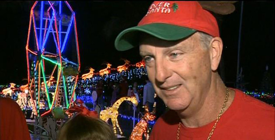 240 الف مصباح مضيء بزينة الميلاد على منزل في فلوريدا تزعج البلدية صورة رقم 2