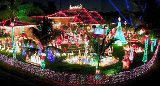 240 الف مصباح مضيء بزينة الميلاد على منزل في فلوريدا تزعج البلدية صورة رقم 6