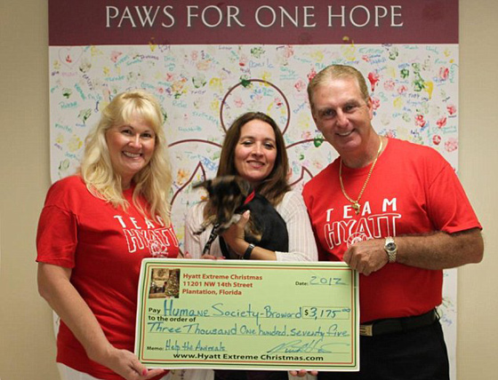 240 الف مصباح مضيء بزينة الميلاد على منزل في فلوريدا تزعج البلدية صورة رقم 8