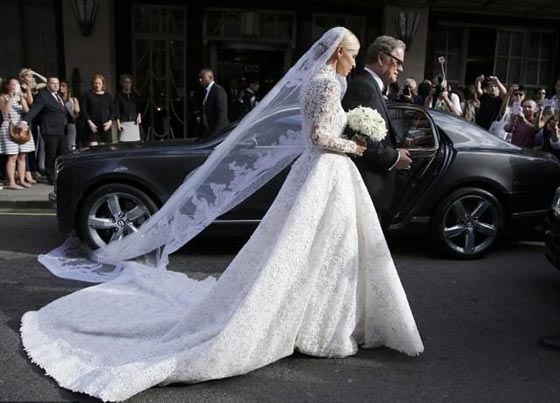 فنانون ومشاهير ودعوا العزوبية بأعراس تميزت بالفخامة والترف عام 2015 صورة رقم 4