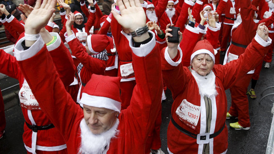 سلطة الضرائب في المجر تنصب كمينا لبابا نويل وترفض اعفائه صورة رقم 1