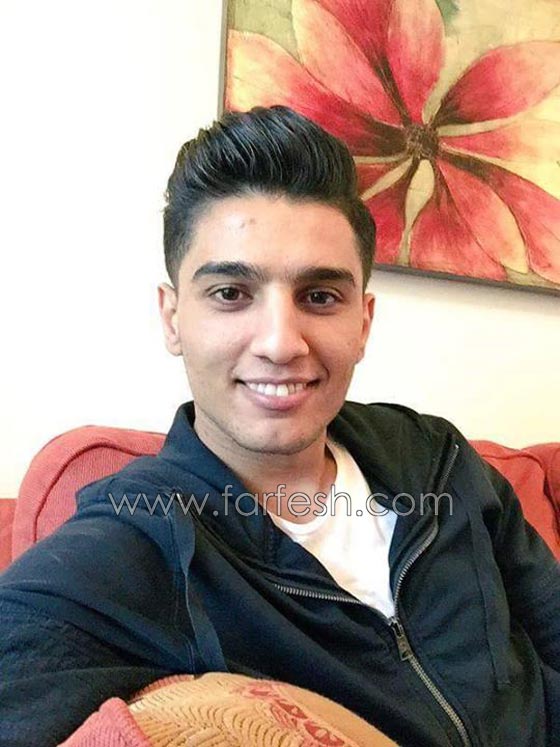 النجم الفلسطيني محمد عساف يغني لشاعر المقاومة محمود درويش  صورة رقم 4