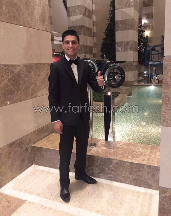 النجم الفلسطيني محمد عساف يغني لشاعر المقاومة محمود درويش  صورة رقم 6