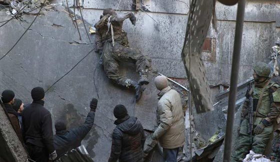  صور اهم احداث عام 2015 (1): سياسة، فن، جريمة، طرائف وكوارث الطبيعة صورة رقم 15