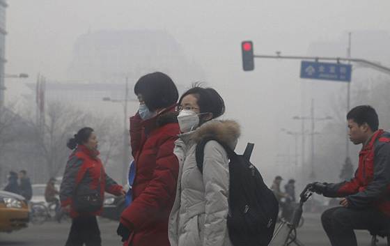 فيديو مذهل.. موجة تلوث غير مسبوقة تغزو مدينة بكين الصينية صورة رقم 3