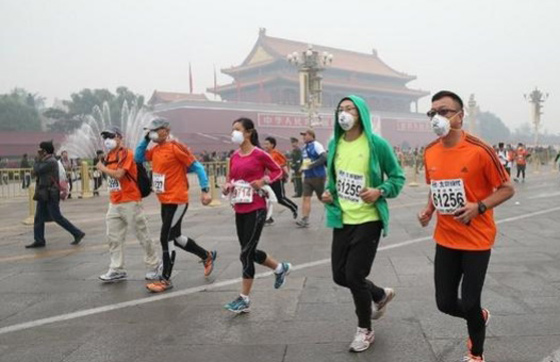 فيديو مذهل.. موجة تلوث غير مسبوقة تغزو مدينة بكين الصينية صورة رقم 7