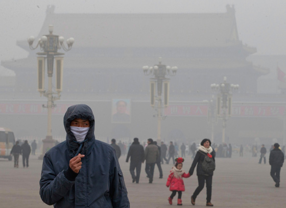 فيديو مذهل.. موجة تلوث غير مسبوقة تغزو مدينة بكين الصينية صورة رقم 8