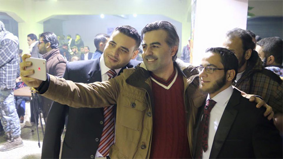 العرس الجماعي الاول في حلب: 100 عريس وعروس يحتفلون بفرحة العمر صورة رقم 5