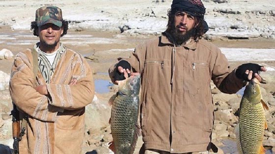 صور تظهر الدواعش في اوقات فراغهم.. ماذا يصنعون؟ صورة رقم 7