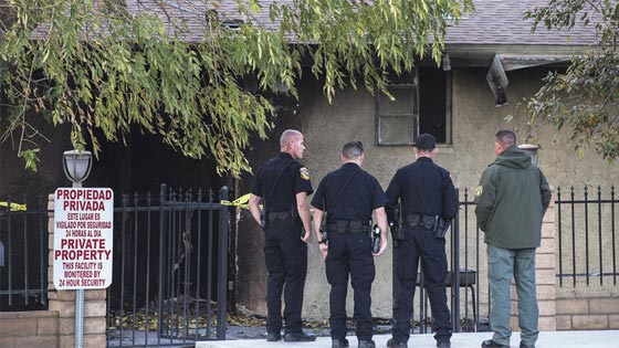 ارهاب يولد ارهابا.. بعد إلقاء رأس خنزير على باب مسجد، احراق آخر بكاليفورنيا صورة رقم 2 ارهاب يولد ارهابا.. بعد إلقاء رأس خنزير على باب مسجد، احراق آخر بكاليفورنيا صورة رقم 2