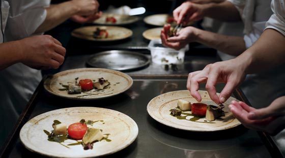 انتحار موظفة يكلف مطعما يابانيا مليون دولار.. تعويضا صورة رقم 6