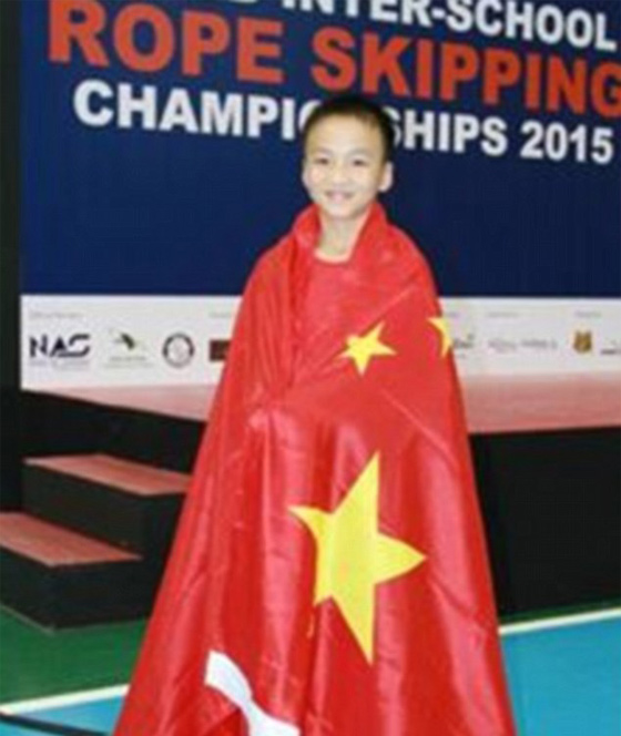 548 من الوثبات خلال 3 دقائق تمكن تلميذا صينيا من كسر  رقمين عالميين صورة رقم 8