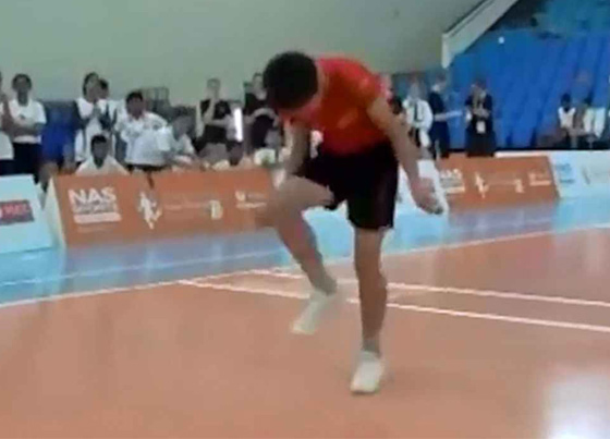 548 من الوثبات خلال 3 دقائق تمكن تلميذا صينيا من كسر  رقمين عالميين صورة رقم 4