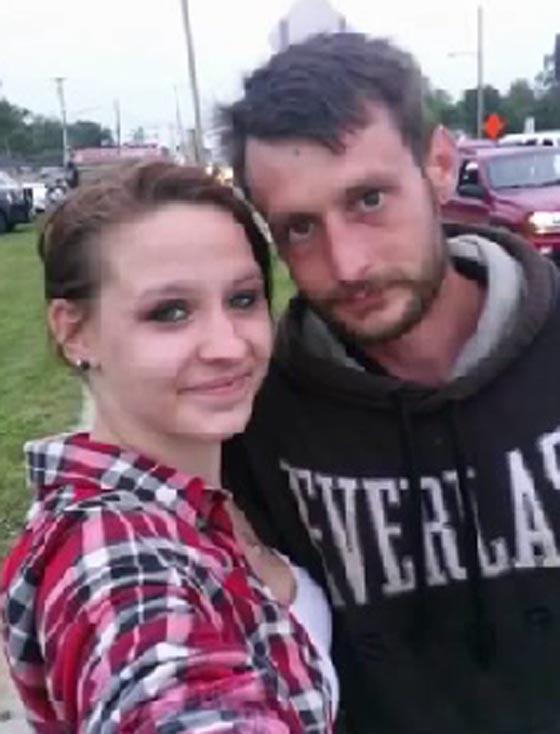 فيديو مذهل.. كلاب بيتابول تنقض على امريكية وتنهش جسدها دون مقاومة!! صورة رقم 3